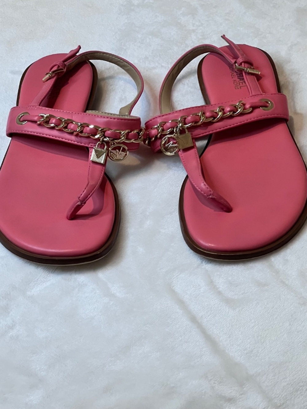 Michael Kors Pink Chain Charm Thong Sandals Size 6M - Picture 2 of 9